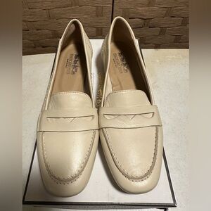 Coach And Four Dana Loafer 7 1/2